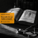 Un traité médical ancien ouvert à côté d'un stéthoscope, surmonté d'un bandeau informatif sur la loi de juillet 2026.